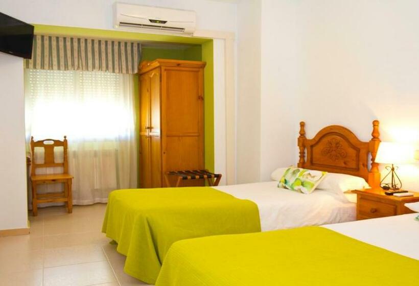 Отель Hostal Restaurante El Mirador