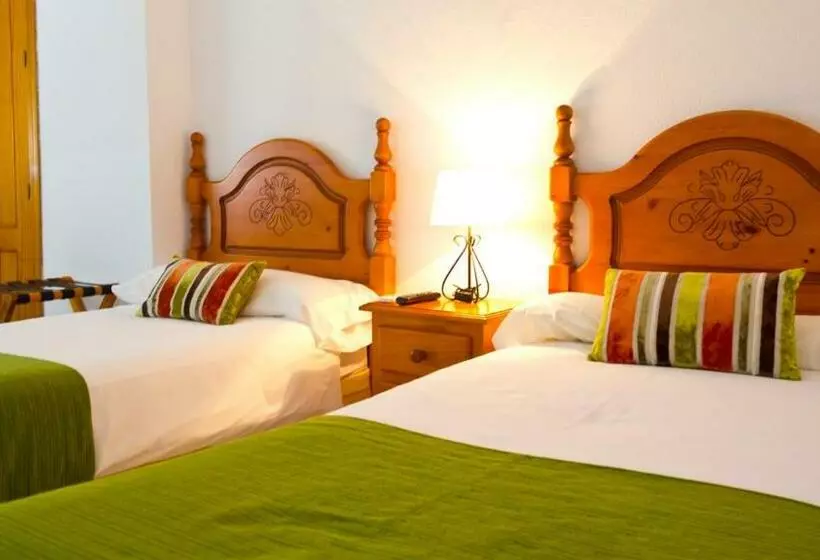 هتل Hostal Restaurante El Mirador
