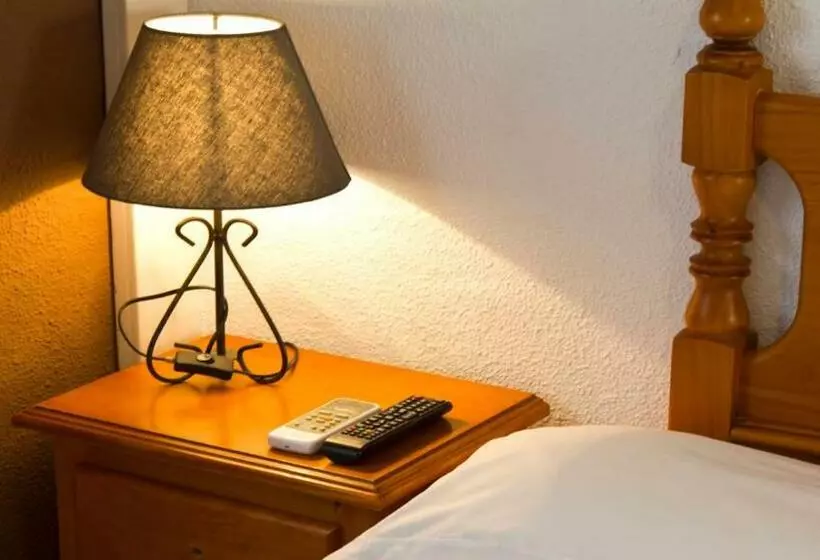 هتل Hostal Restaurante El Mirador