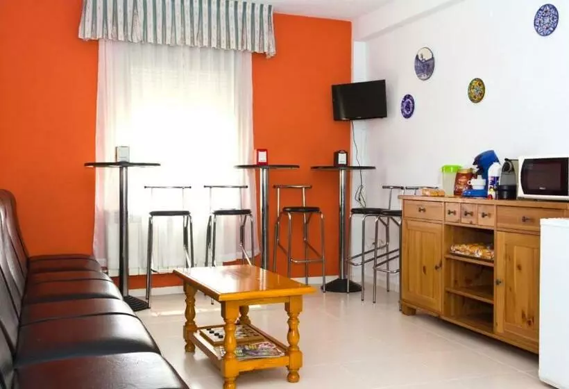 هتل Hostal Restaurante El Mirador