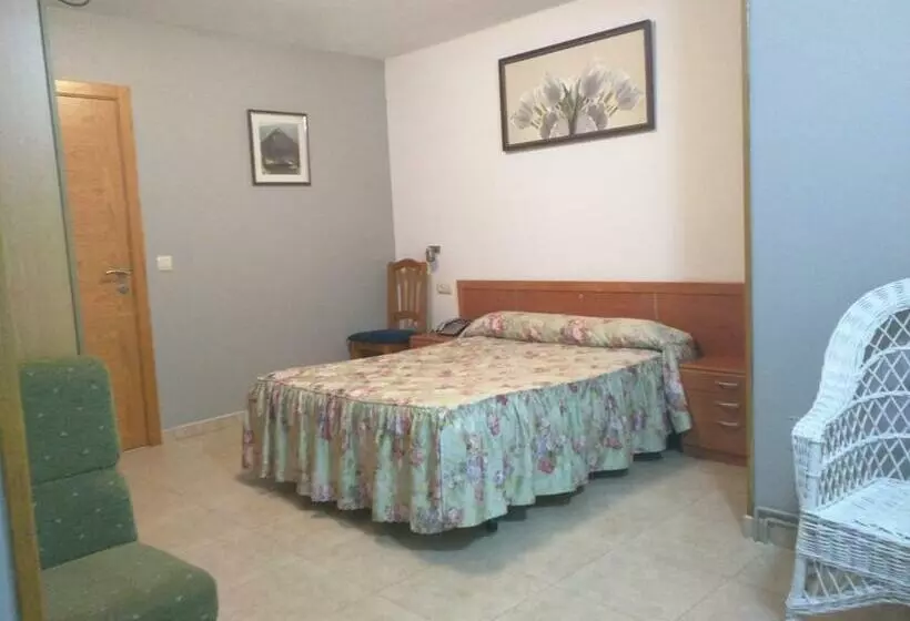 ペンション Hostal San Paio