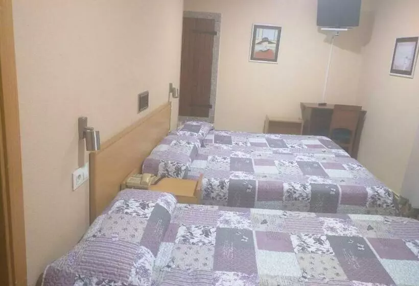 ペンション Hostal San Paio