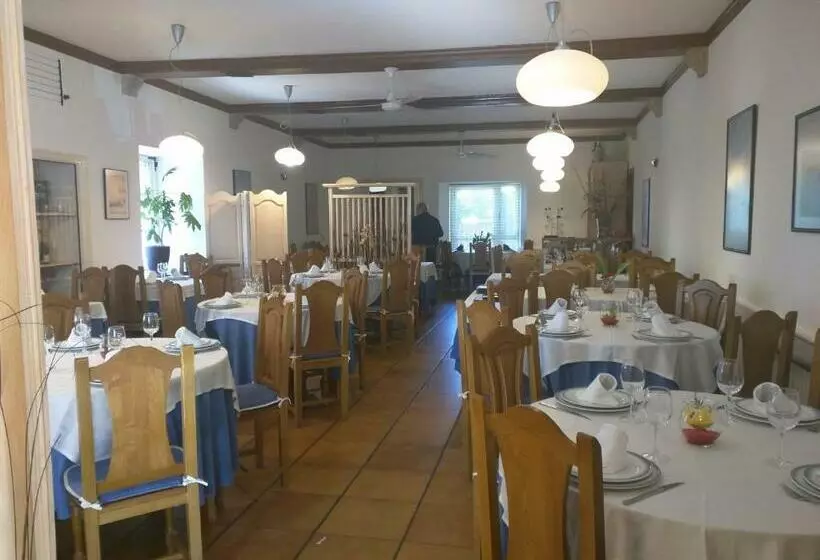 ペンション Hostal San Paio