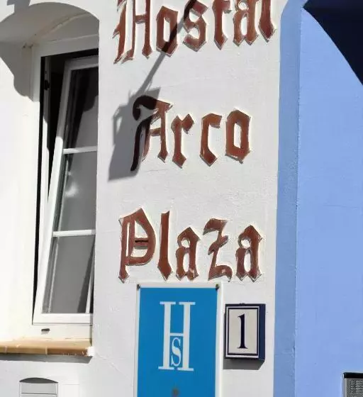 Hostal Arco Plaza