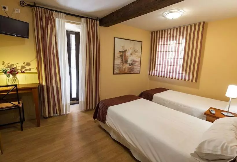 Hostal Restaurante Puerta Del Alcazar