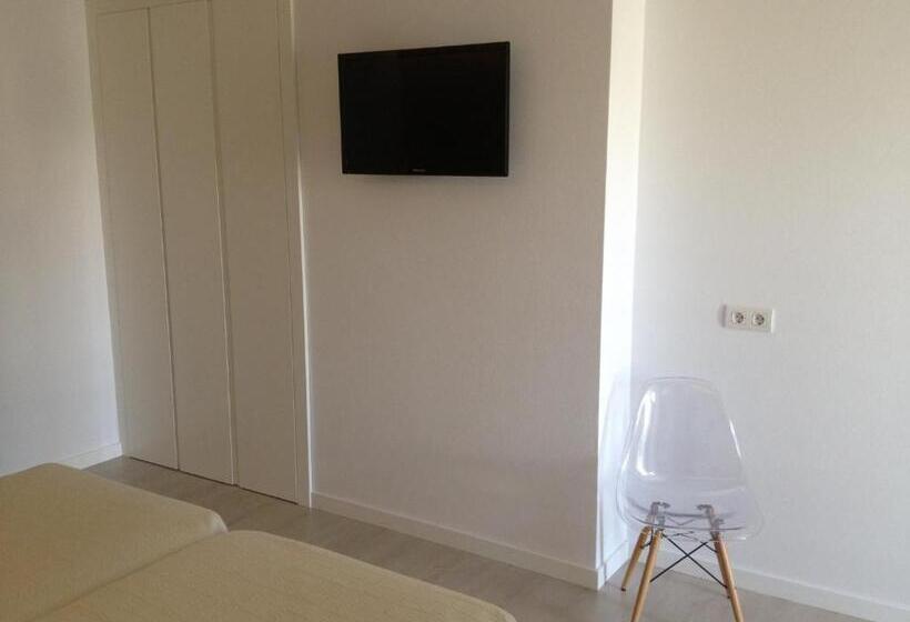 هتل Hostal La Palma