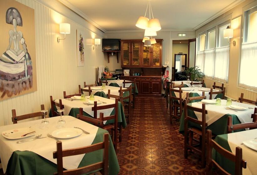 Отель Hostal Pachin