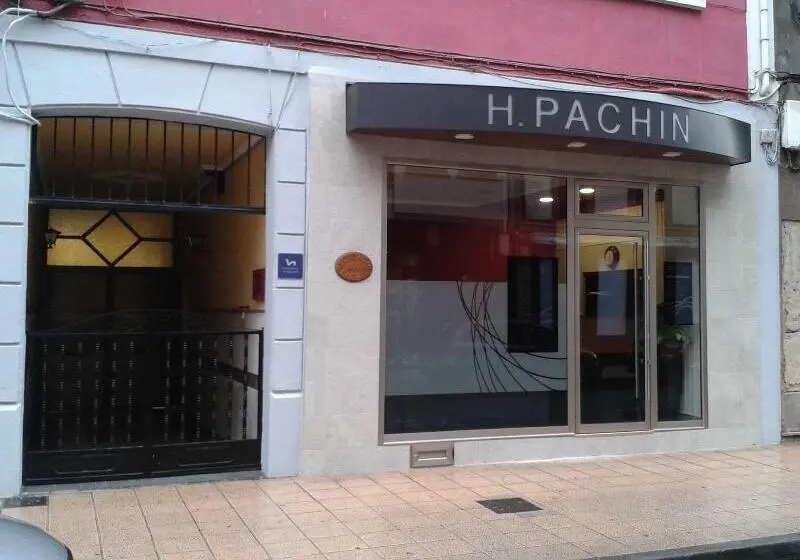 ホテル Hostal Pachin