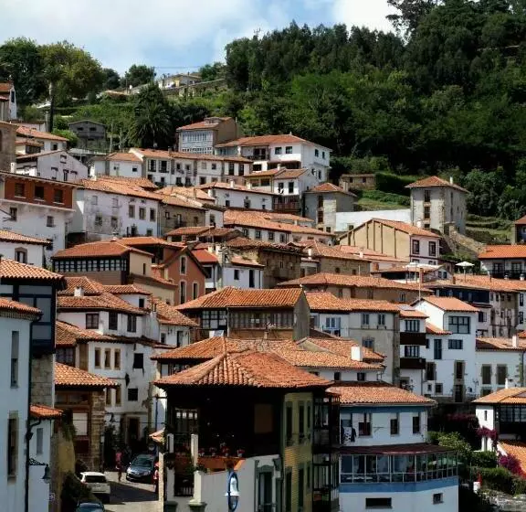 Hotel Lastres Miramar