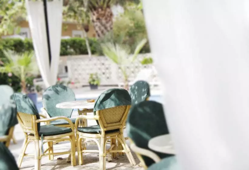 Отель Villa Ana