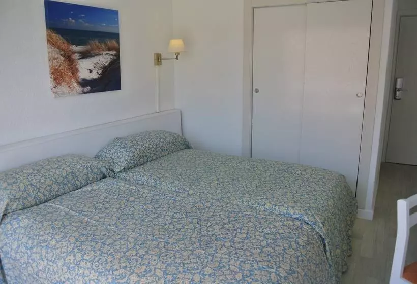 Отель Villa Ana