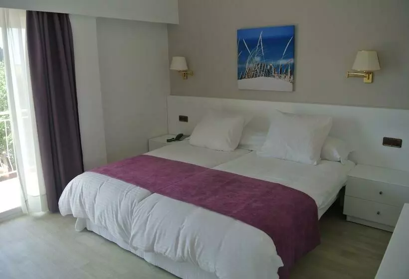 Отель Villa Ana