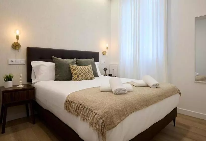 Hostal Zamorán  Madrid Centro Gran Vía Sol