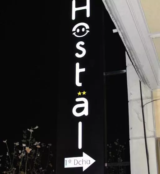 ホテル Happy Hostal Carrales