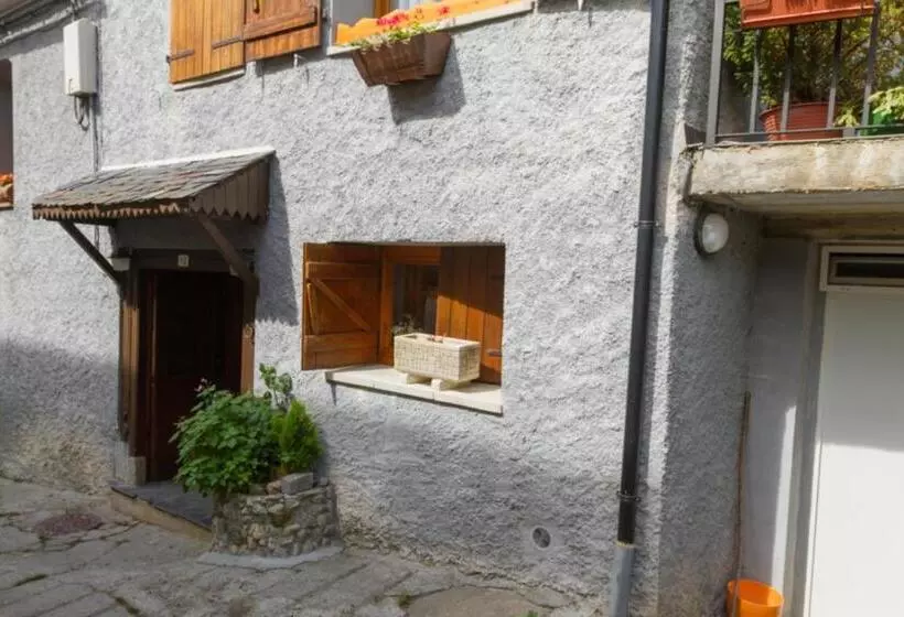 ホテル Hostal Aiguamog