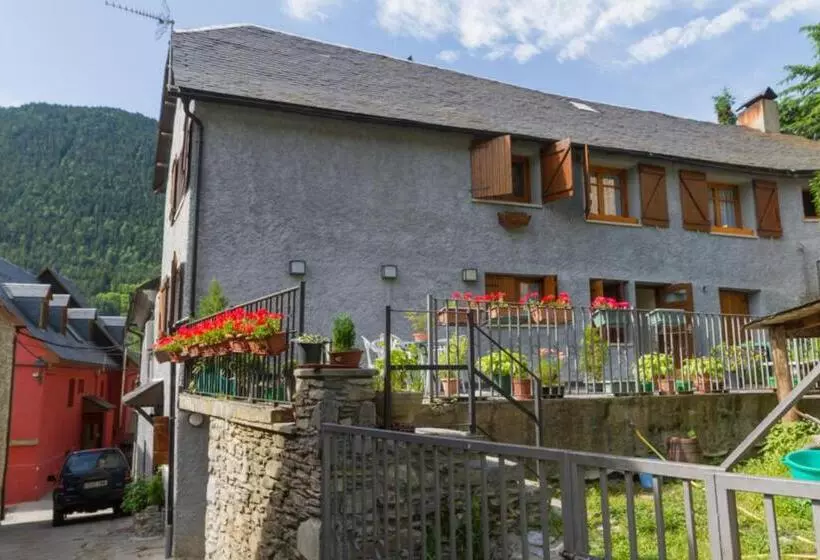 ホテル Hostal Aiguamog