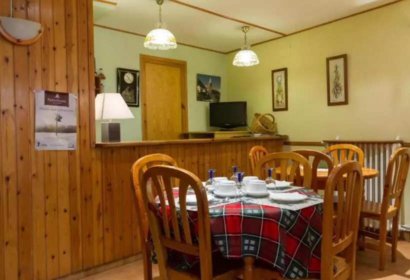 ホテル Hostal Aiguamog