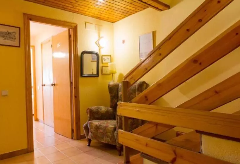 ホテル Hostal Aiguamog