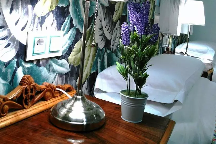 هتل Hostal Bruña Paseo Del Prado