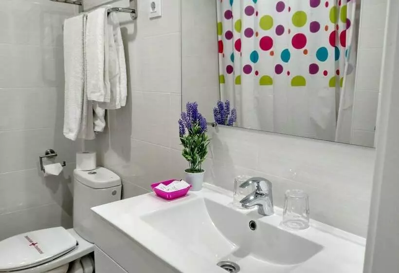 هتل Hostal Bruña Paseo Del Prado