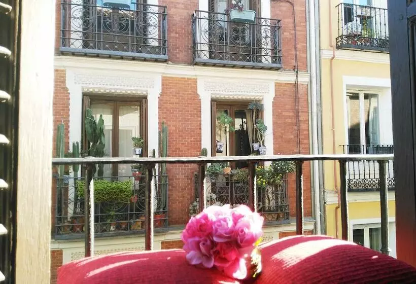 هتل Hostal Bruña Paseo Del Prado
