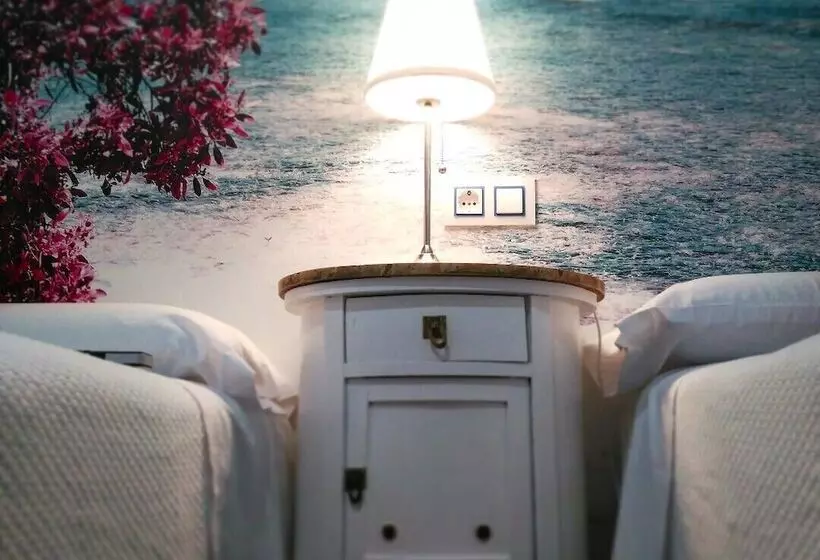 هتل Hostal Bruña Paseo Del Prado