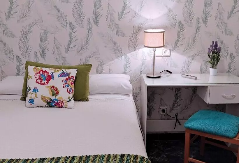 هتل Hostal Bruña Paseo Del Prado