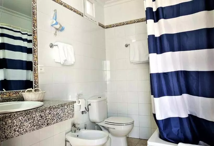 Отель Hostal Enriqueta