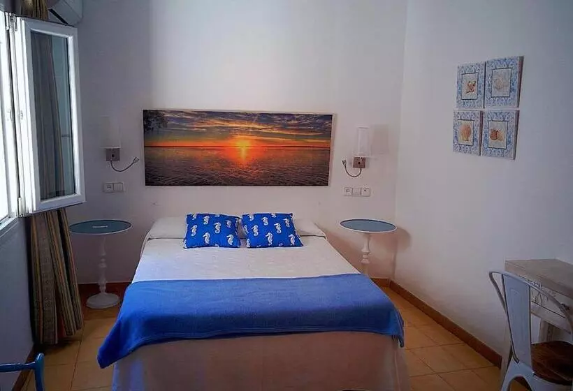 Отель Hostal Enriqueta