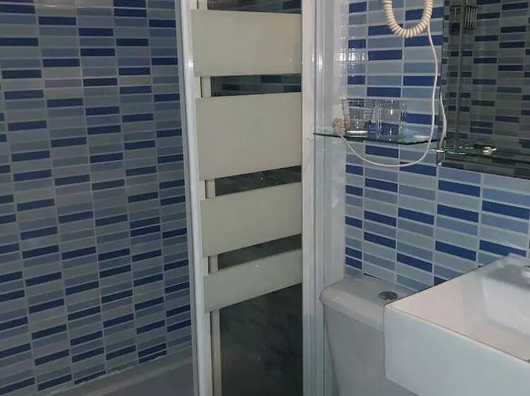 هتل Hostal Fuentesol