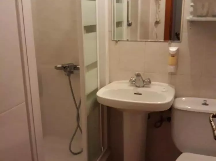 هتل Hostal Fuentesol