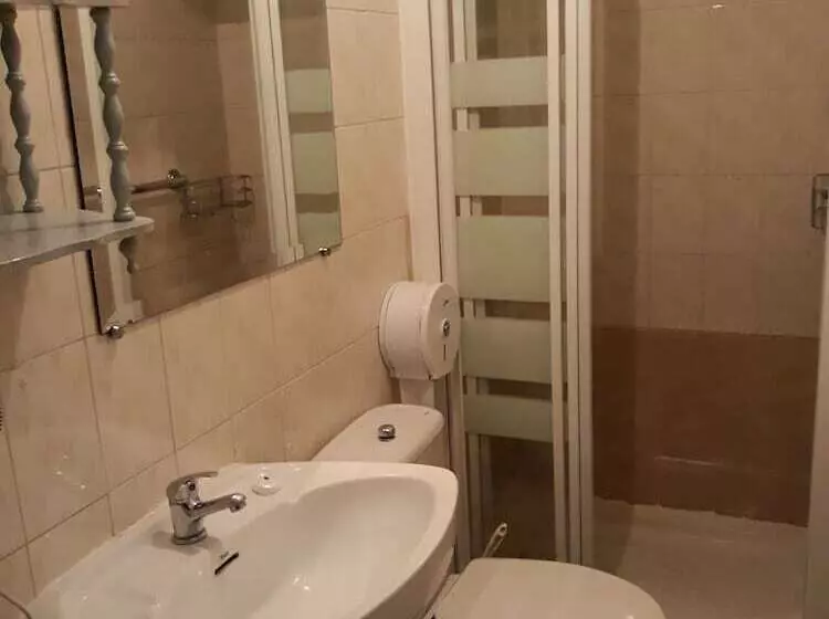 هتل Hostal Fuentesol
