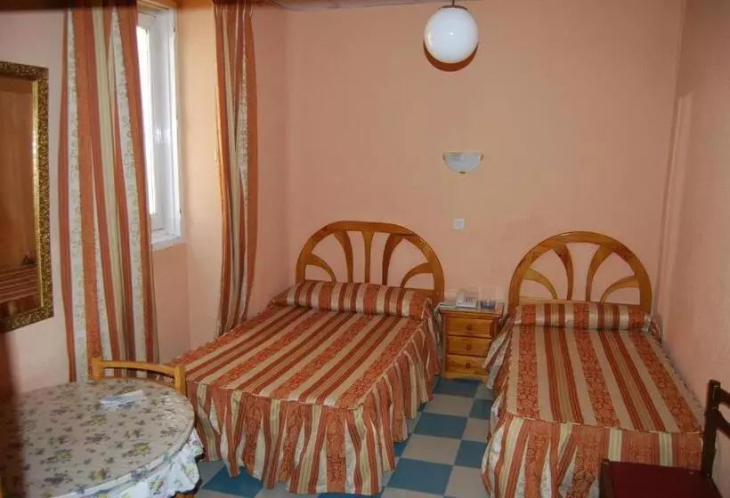 ホテル Hostal La Perla Asturiana