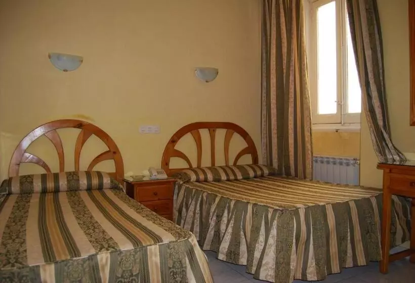 ホテル Hostal La Perla Asturiana