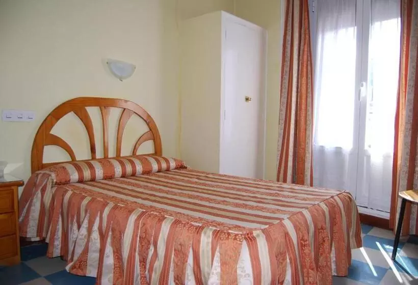 ホテル Hostal La Perla Asturiana