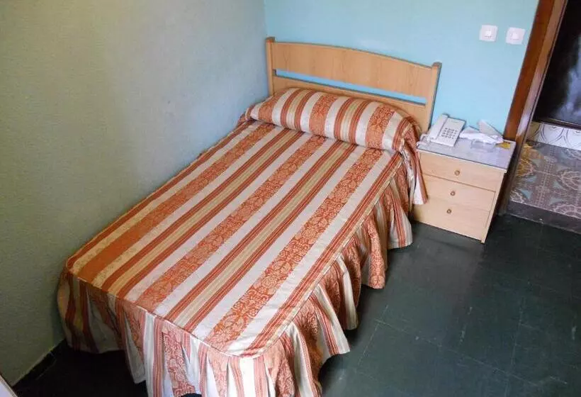 ホテル Hostal La Perla Asturiana