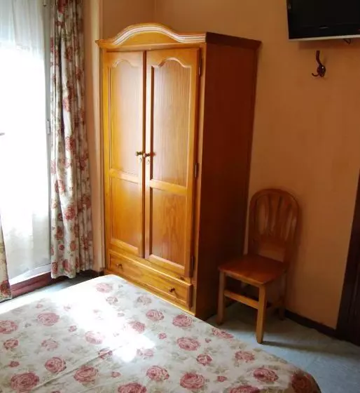 ホテル Hostal La Perla Asturiana