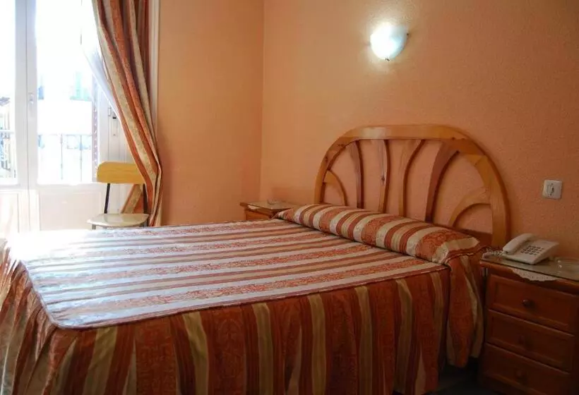 ホテル Hostal La Perla Asturiana
