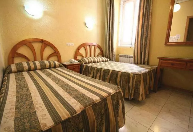 ホテル Hostal La Perla Asturiana