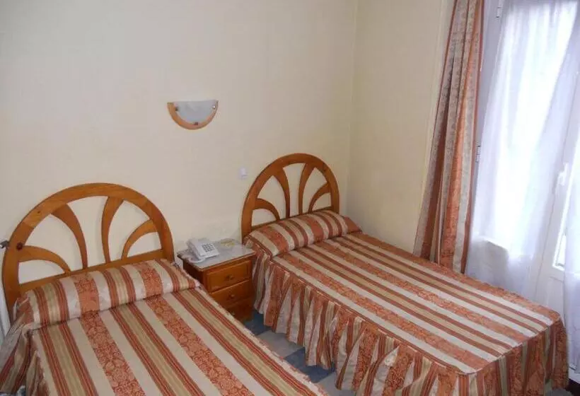 ホテル Hostal La Perla Asturiana