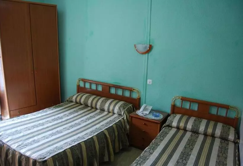 ホテル Hostal La Perla Asturiana