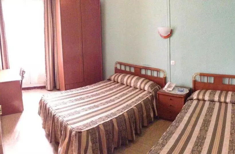 ホテル Hostal La Perla Asturiana