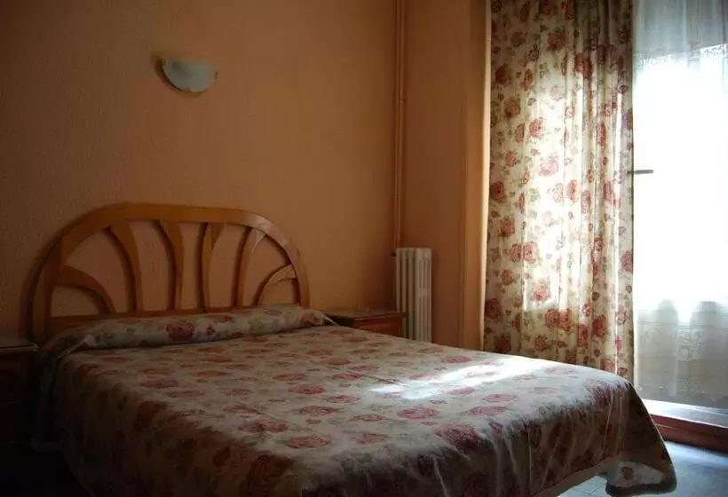 ホテル Hostal La Perla Asturiana