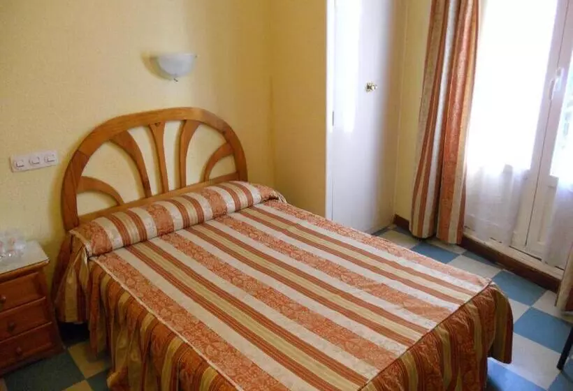 ホテル Hostal La Perla Asturiana
