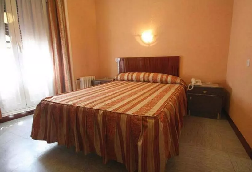 ホテル Hostal La Perla Asturiana