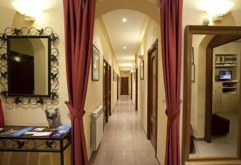 هتل Hostal Prim