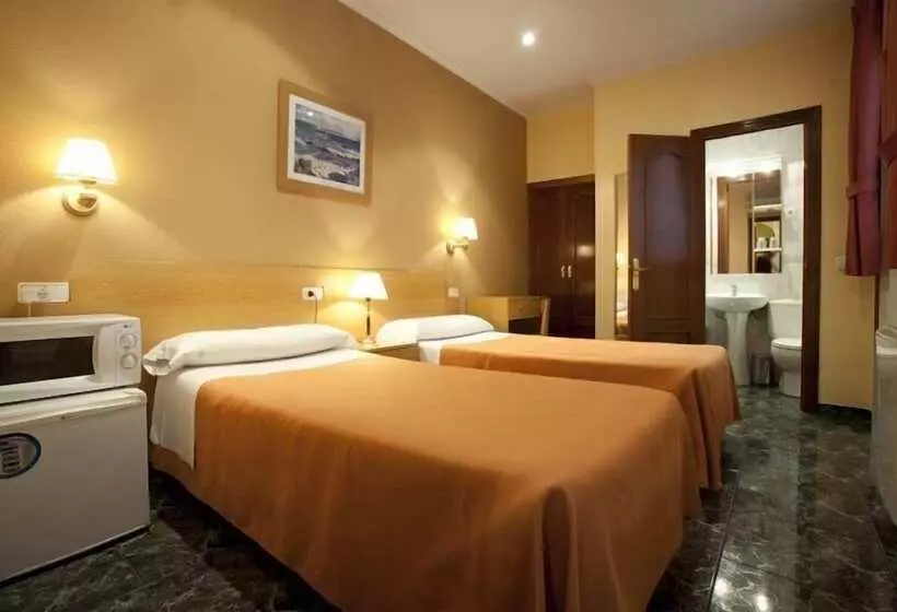 هتل Hostal Prim
