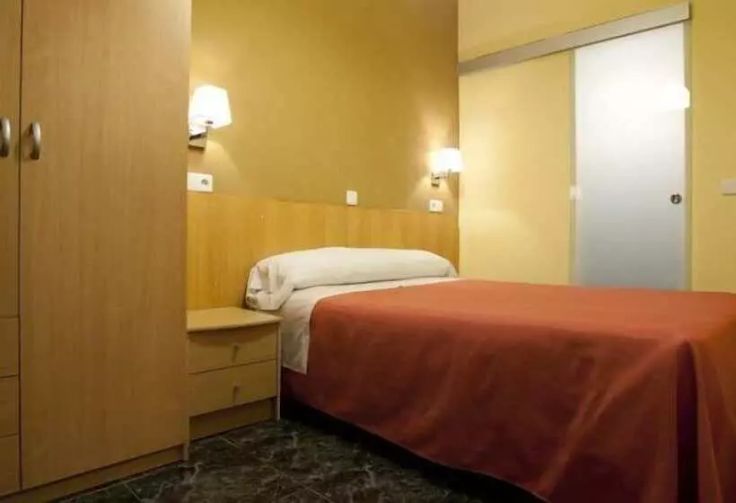 هتل Hostal Prim