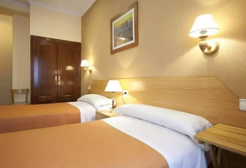 هتل Hostal Prim
