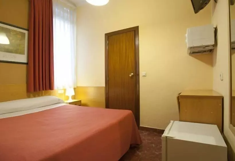 هتل Hostal Prim